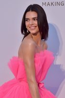 Kendall Jenner Longsleeve T-shirt #3847718