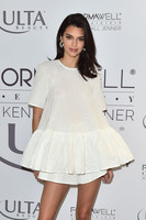 Kendall Jenner Longsleeve T-shirt #3847724