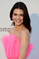 Kendall Jenner Longsleeve T-shirt #3847927
