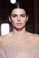 Kendall Jenner Longsleeve T-shirt #3908375