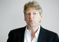 Kenneth Branagh Longsleeve T-shirt #2237076