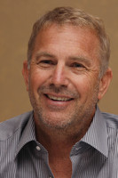 Kevin Costner t-shirt #2242057