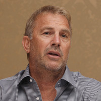 Kevin Costner Sweatshirt #2242059