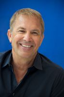 Kevin Costner t-shirt #2331114