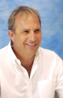 Kevin Costner t-shirt #2391625