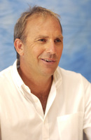 Kevin Costner t-shirt #2391627