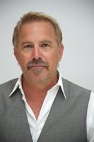 Kevin Costner t-shirt #2429308