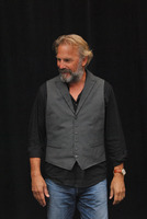 Kevin Costner t-shirt #2487959