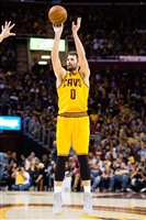 Kevin Love Longsleeve T-shirt #3421795