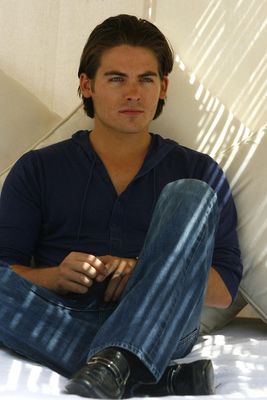 Kevin Zegers posters