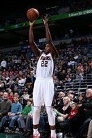 Khris Middleton Longsleeve T-shirt #3425841