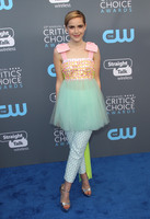 Kiernan Shipka longsleeve t-shirt #2989369