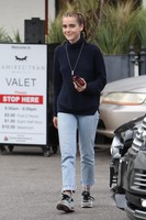 Kiernan Shipka longsleeve t-shirt #2989389