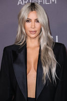 Kim   Kardashian Longsleeve T-shirt #2870075