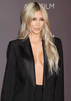 Kim   Kardashian Longsleeve T-shirt #2870128