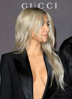 Kim   Kardashian Longsleeve T-shirt #2870171