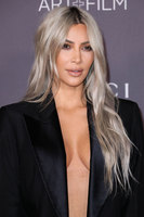 Kim   Kardashian Longsleeve T-shirt #2870566