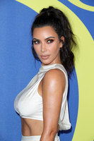 Kim Kardashian Sweatshirt #3287978