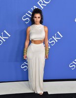 Kim Kardashian Sweatshirt #3288007
