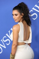 Kim Kardashian Sweatshirt #3288017