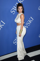 Kim Kardashian Sweatshirt #3288036