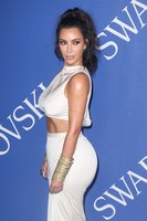 Kim Kardashian Sweatshirt #3288041