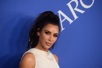 Kim Kardashian Sweatshirt #3288048