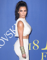 Kim Kardashian Sweatshirt #3288079