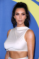 Kim Kardashian Sweatshirt #3288086