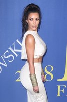 Kim Kardashian Sweatshirt #3288108
