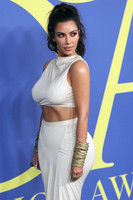 Kim Kardashian Sweatshirt #3288110
