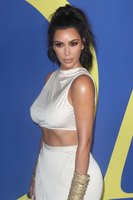 Kim Kardashian Sweatshirt #3288146