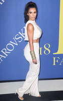 Kim Kardashian Sweatshirt #3288159