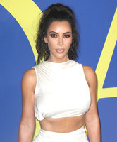 Kim Kardashian Sweatshirt #3288185