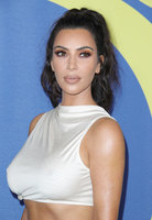 Kim Kardashian t-shirt #3288211