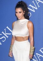 Kim Kardashian Sweatshirt #3288217