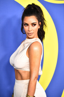 Kim Kardashian Sweatshirt #3288222