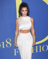 Kim Kardashian Sweatshirt #3288225