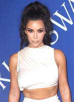Kim Kardashian Sweatshirt #3288240