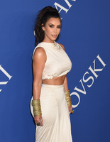 Kim Kardashian Sweatshirt #3288280