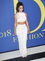 Kim Kardashian Sweatshirt #3288288