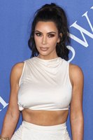 Kim Kardashian Sweatshirt #3288318
