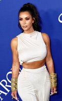 Kim Kardashian t-shirt #3288328