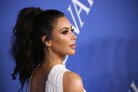 Kim Kardashian Sweatshirt #3288339