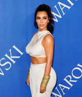Kim Kardashian Sweatshirt #3288345
