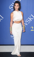 Kim Kardashian Sweatshirt #3288381