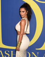 Kim Kardashian Sweatshirt #3288432
