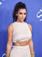 Kim Kardashian hoodie #3288434