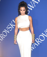 Kim Kardashian Sweatshirt #3288436