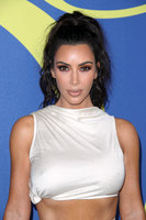 Kim Kardashian t-shirt #3288448